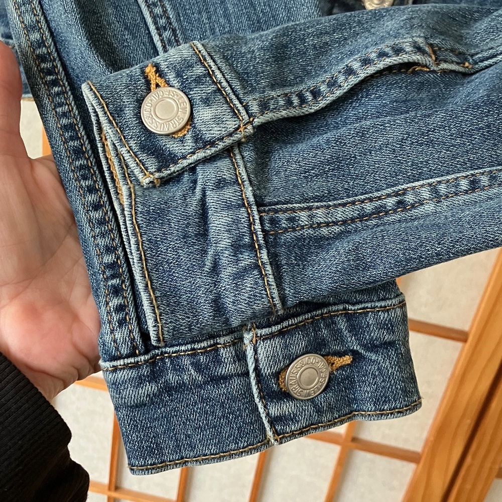 EUC Levi's M Dark Blue Heavyweight Jean Jacket - Picture 4 of 6